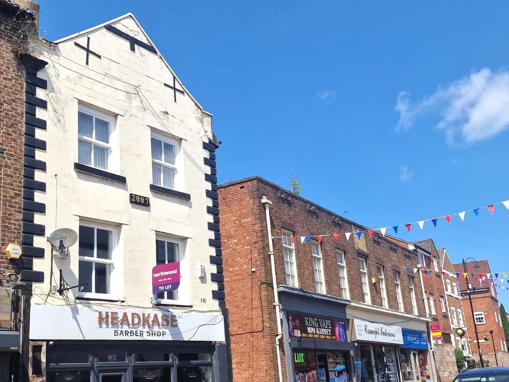 2 bed flat to rentHigh Street, Neston, Wirral (2nd Floor) CH64