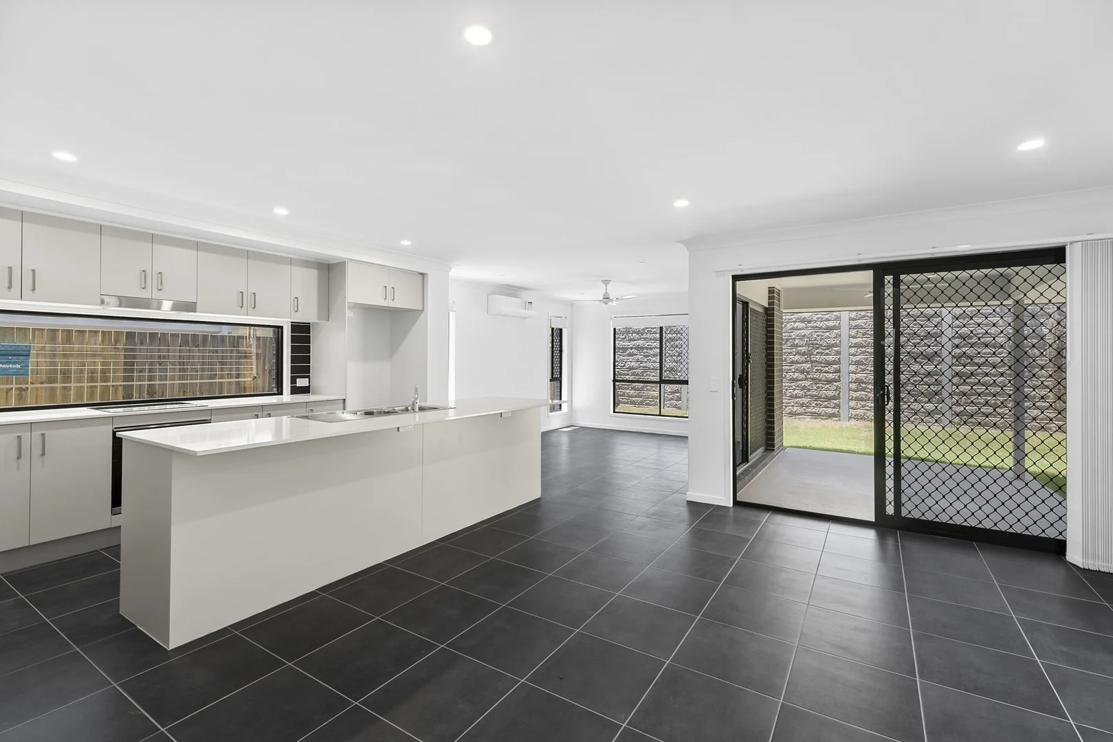 17 Banksia Way, Springfield QLD 4300 photo 2