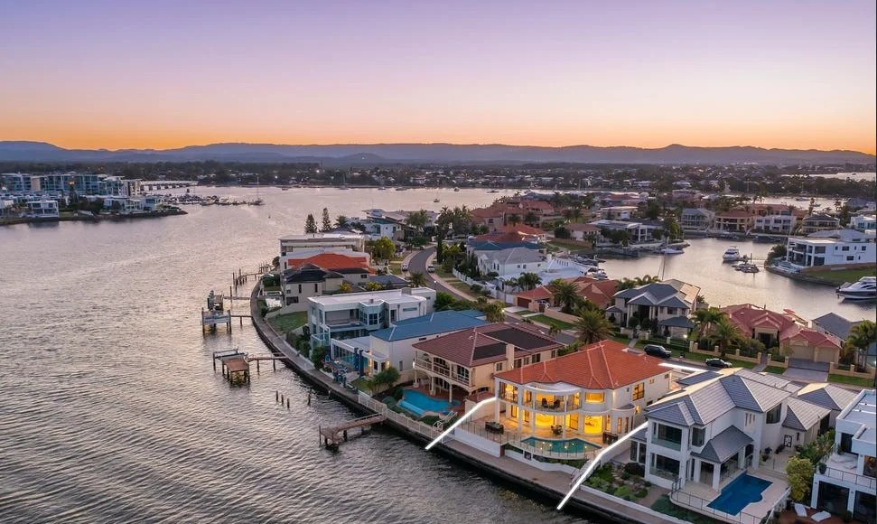 37 King Arthurs Court, Paradise Point QLD 4216
