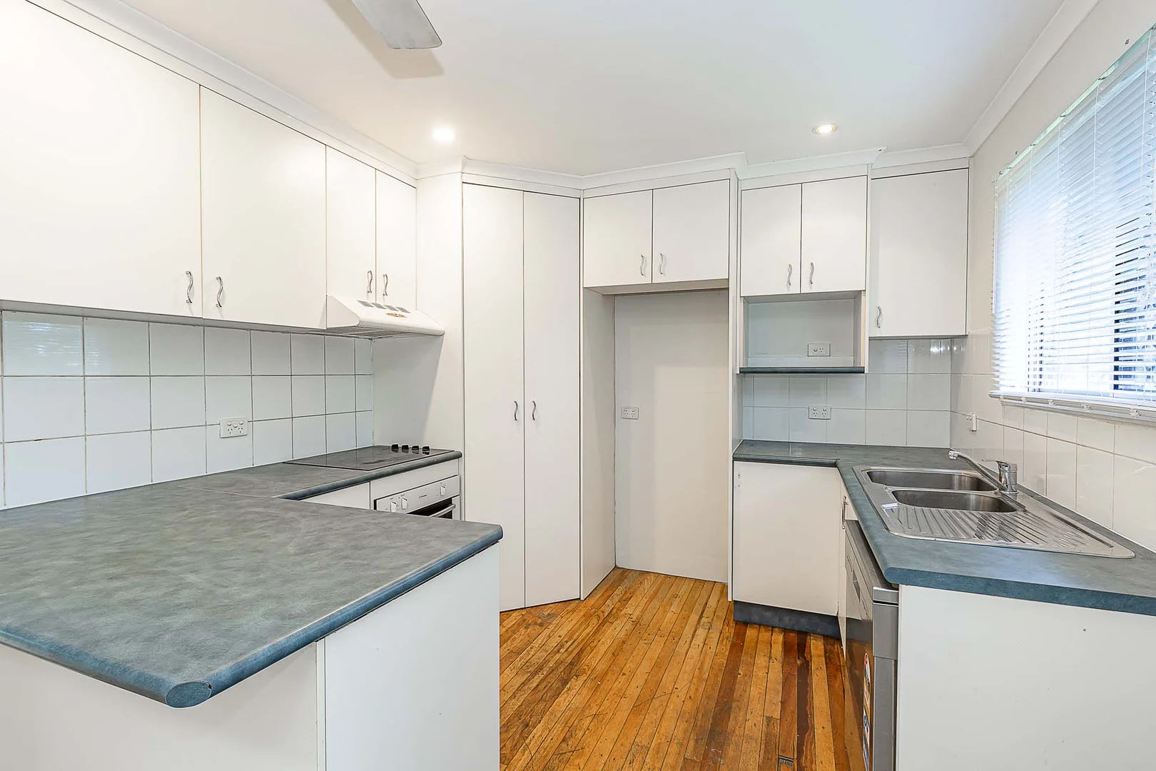 34 Catherine Crescent, Kelso QLD 4815 photo 4