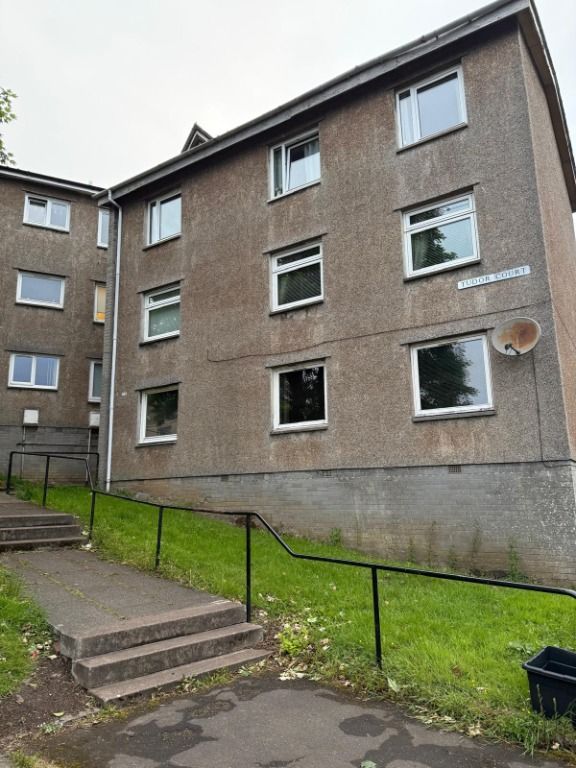 2 bed flat to rentTudor Court, Redding, Falkirk FK2