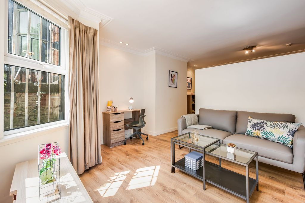 Additional image 3 of 1 bed flat to rentSt. Johns Terrace, Leeds LS3