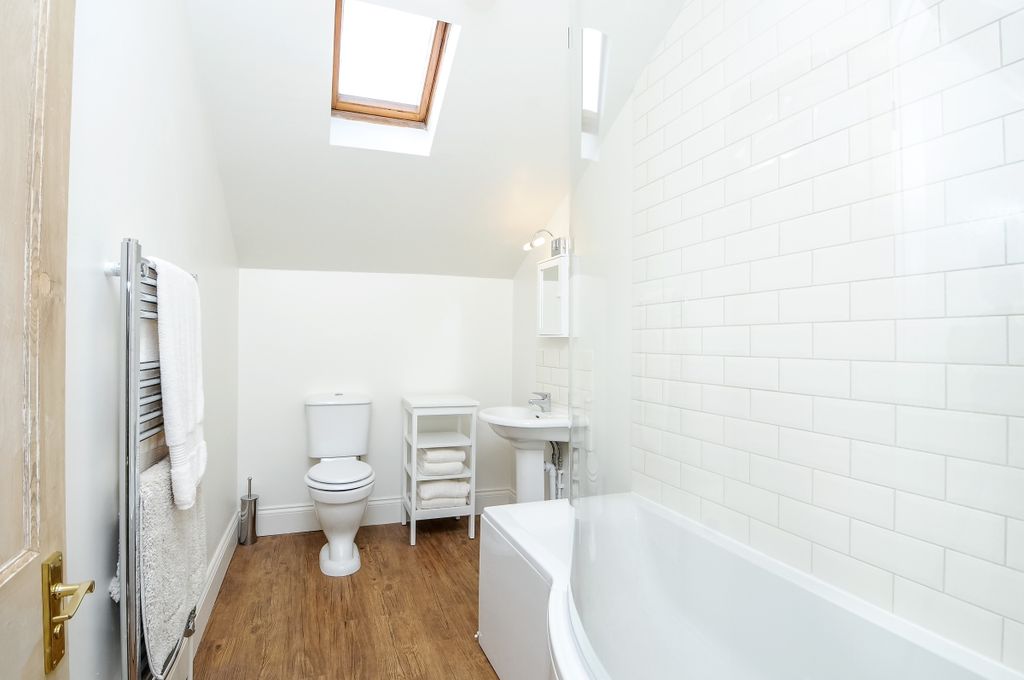 Additional image 3 of 3 bed flat to rentEvesham Road, Cheltenham GL52