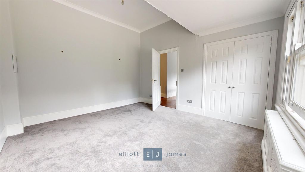 Additional image 25 of 4 bed semi-detached house to rentManor Road, High Beech, Loughton IG10