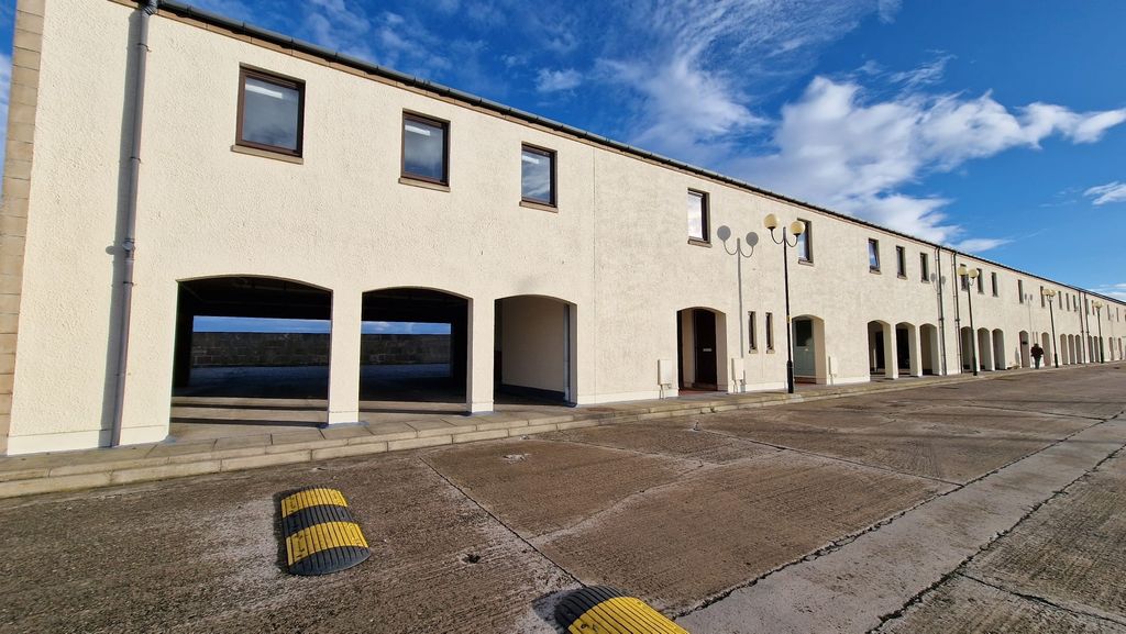 2 bed flat to rentMarina Quay, Lossiemouth, Moray IV31