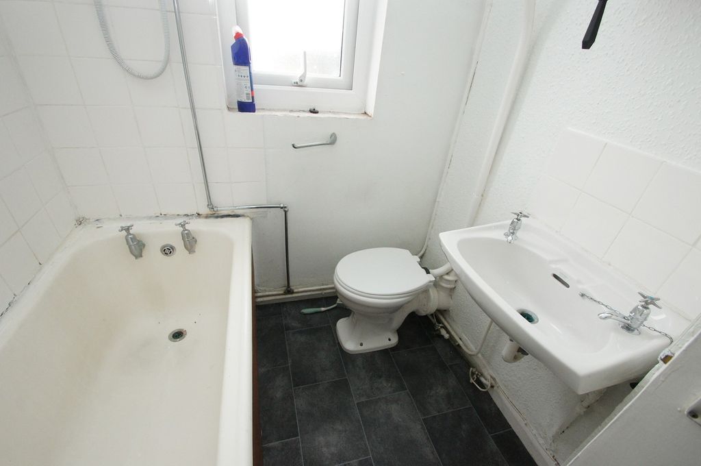 Additional image 8 of 1 bed flat to rentSutton Way, Great Sutton, Ellesmere Port, Cheshire. CH66