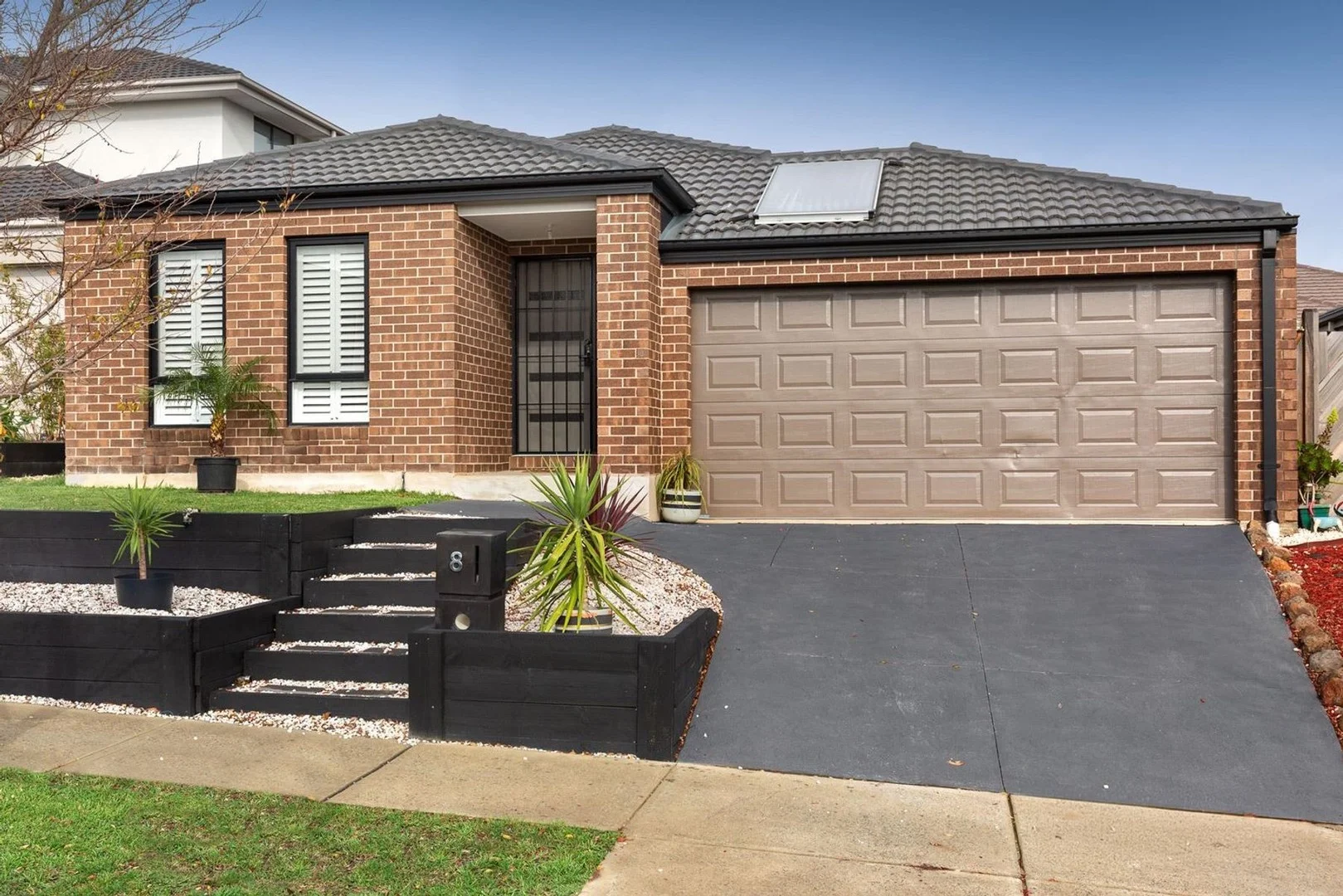 8 Carambola Place, Berwick VIC 3806
