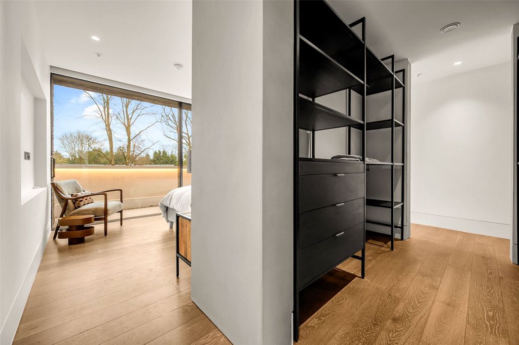 Additional image 16 of 3 bed flat to rentNorth Road, Hale, Cheshire WA15