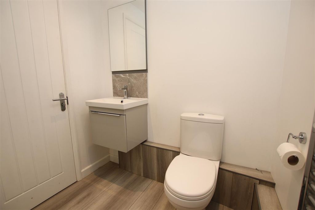 Additional image 10 of 2 bed flat to rentPaddock Close, South Darenth, Dartford DA4