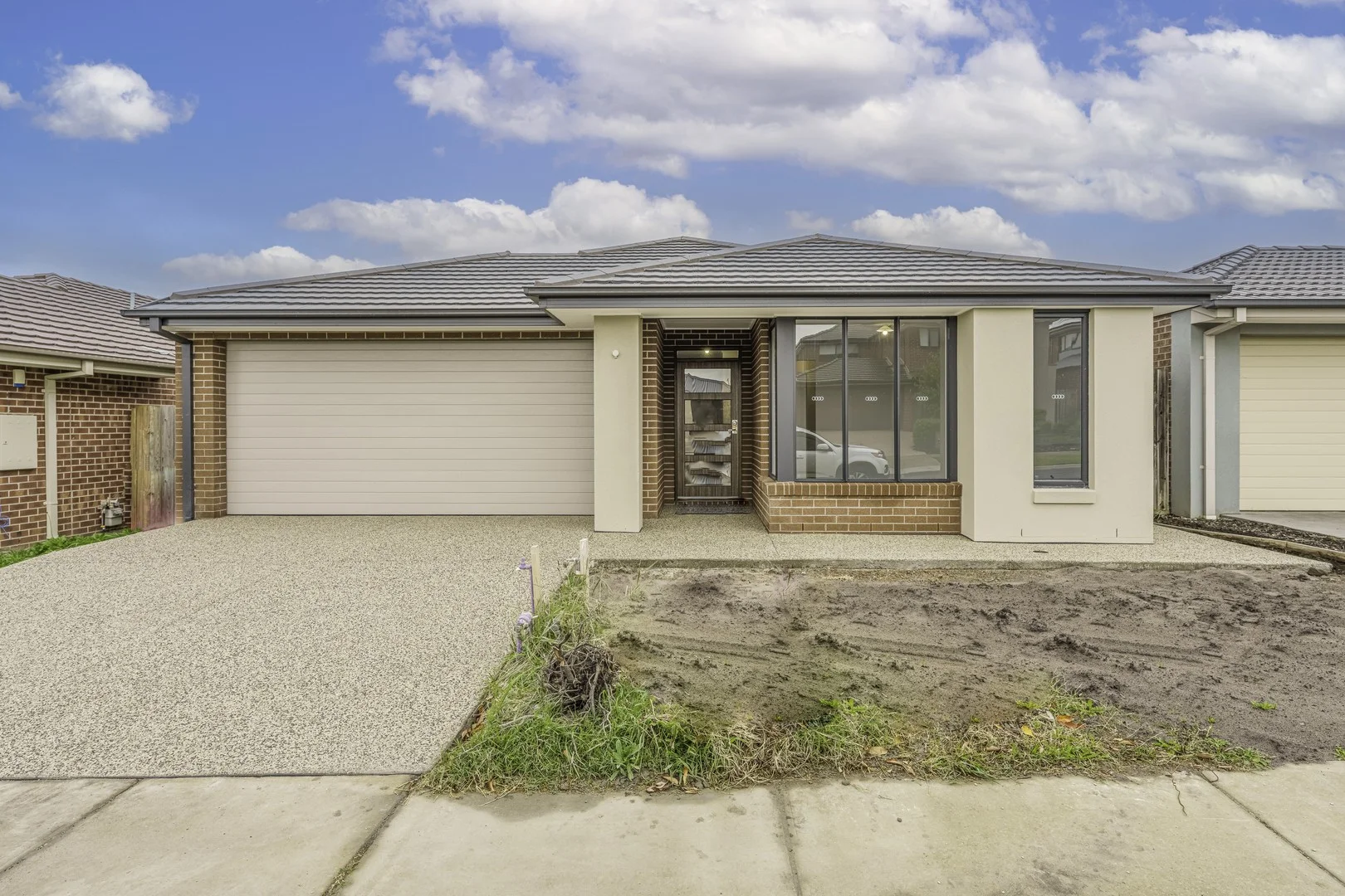 10 Henbury Street, Cranbourne North VIC 3977