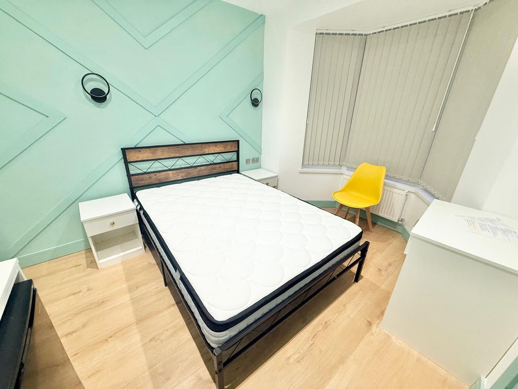Additional image 3 of 6 bed shared accommodation to rentFrindsbury Road, Rochester Strood ME2