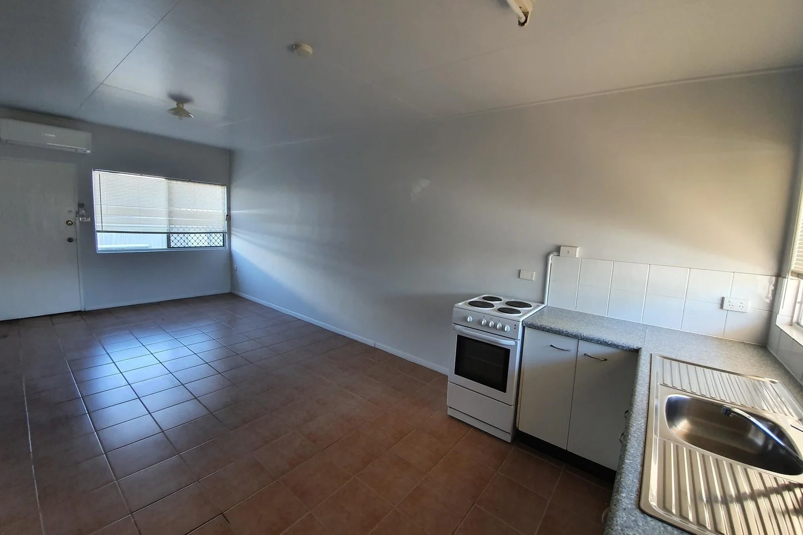 4/3 Kaeser Road, Mount Isa QLD 4825