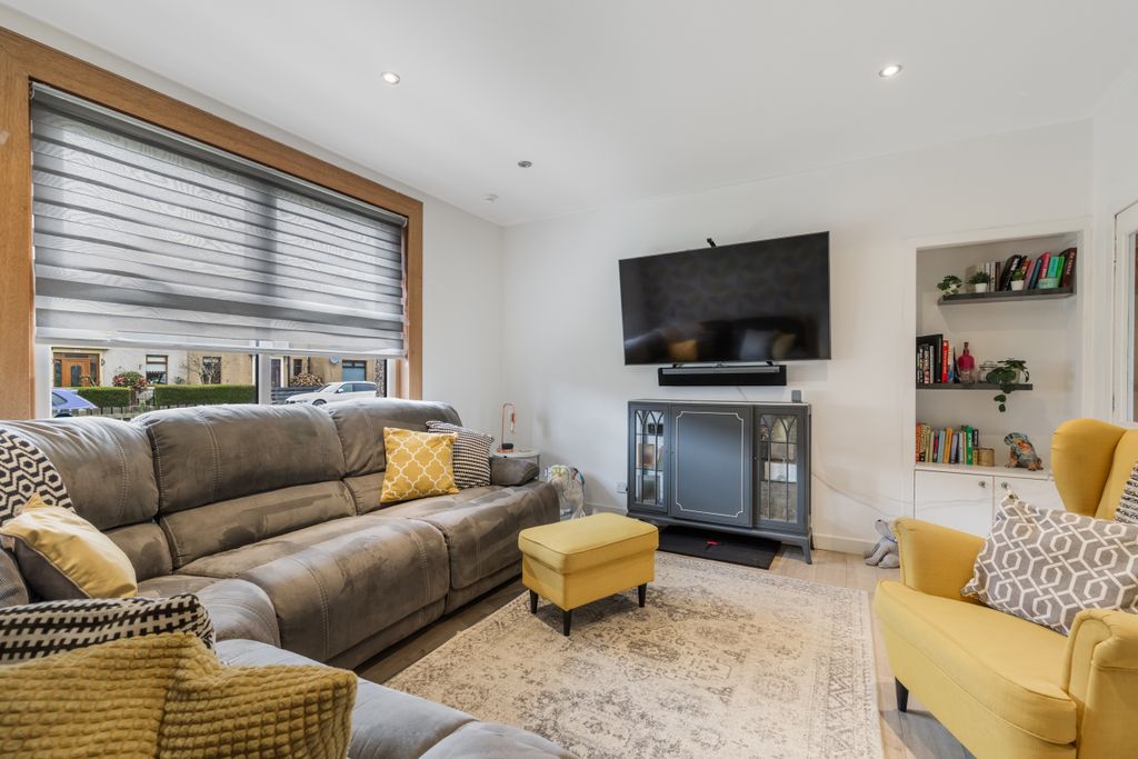 Additional image 2 of 2 bed flat for saleAlmond Street, Grangemouth FK3