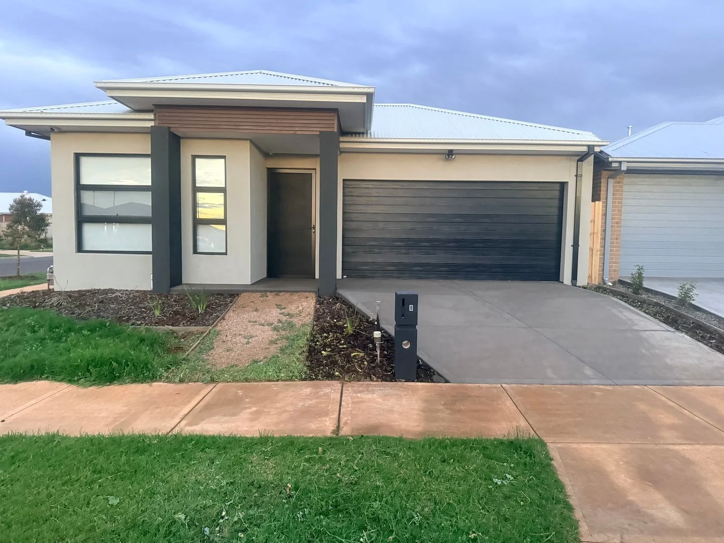 8 Rumford St, Thornhill Park VIC 3335