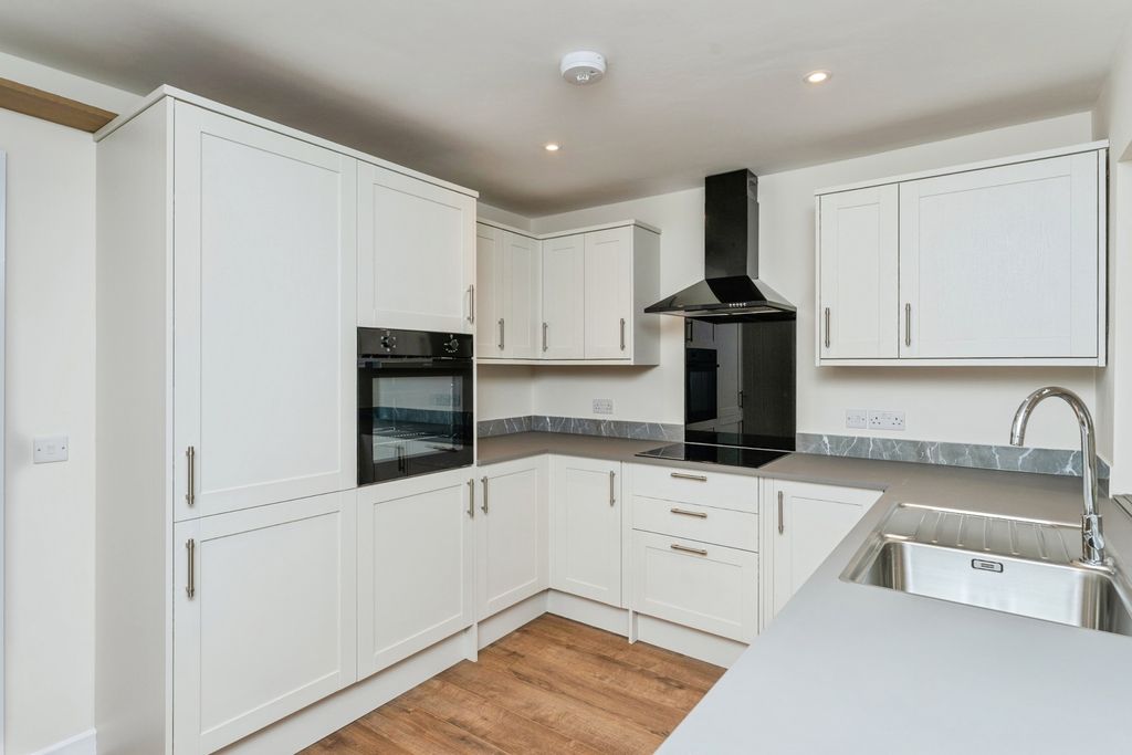 Additional image 6 of 3 bed detached house to rentColliery Green Court, Neston CH64