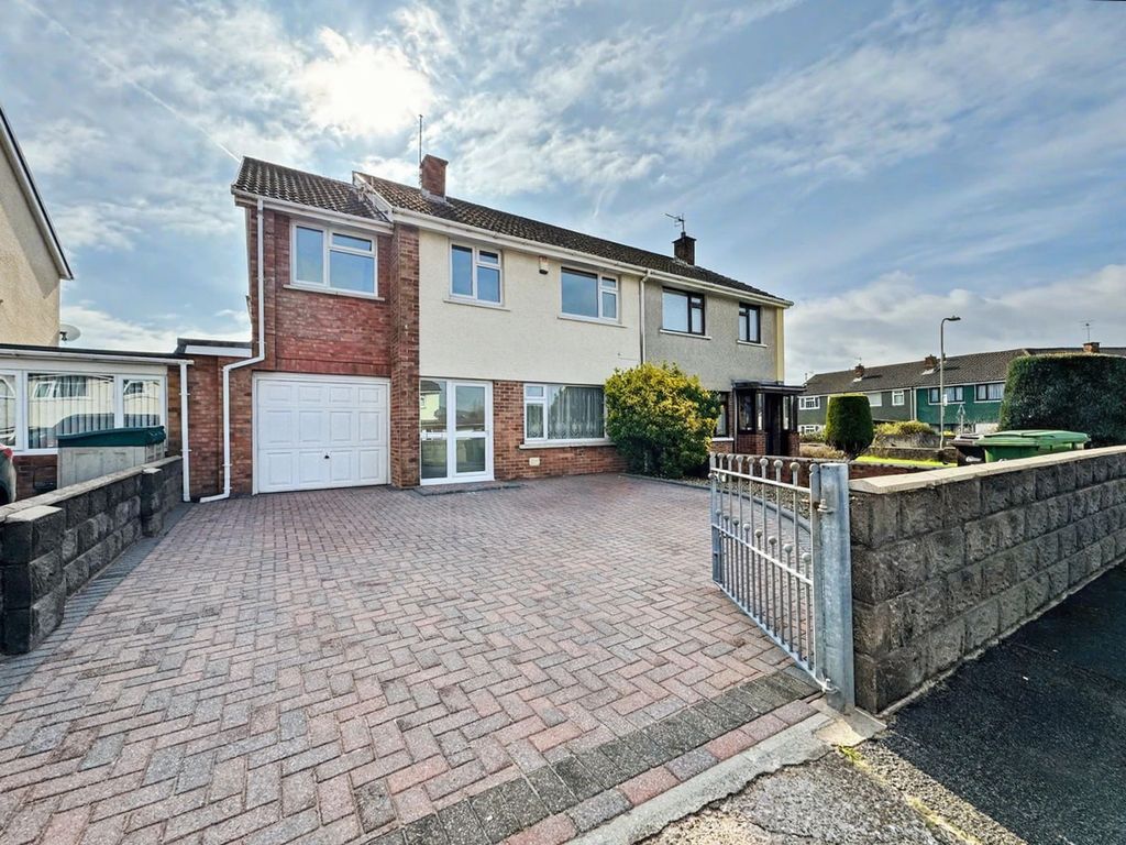 4 bed semi-detached house to rentBrynau Road, Caerphilly CF83