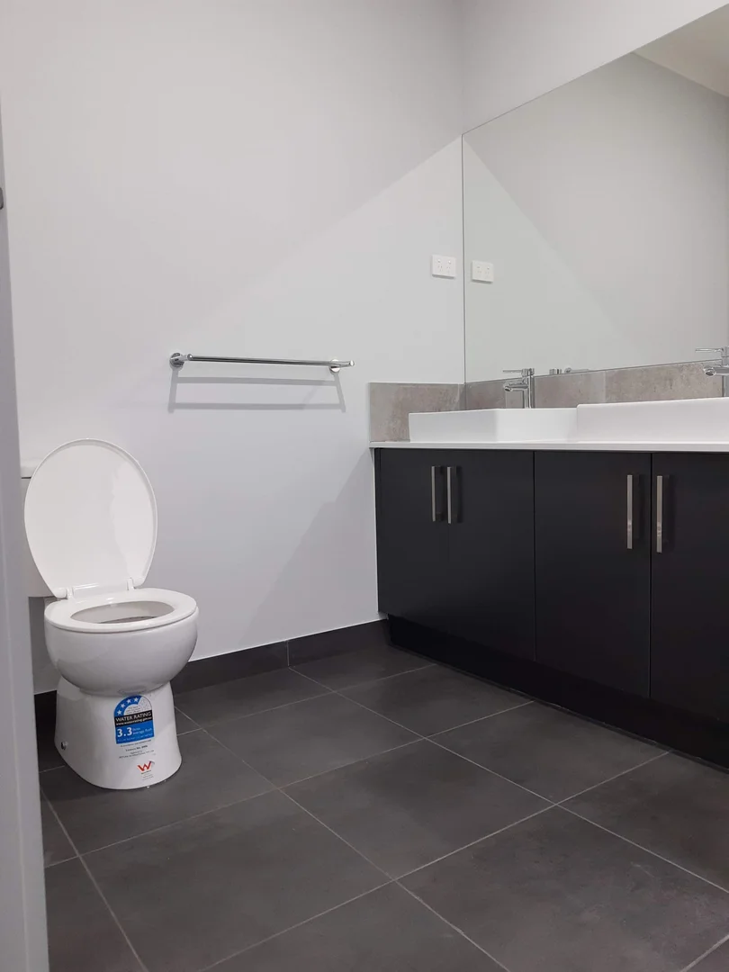 13 Gleeson Way, Deanside VIC 3336 photo 5
