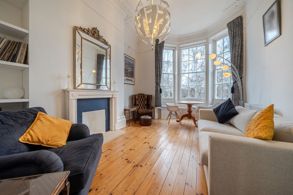Additional image 4 of 1 bed flat to rentClarence Square, Cheltenham GL50