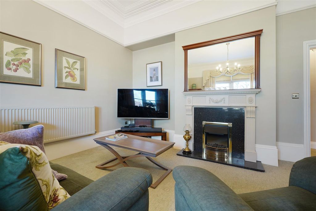 2 bed flat for saleTrinity Road, Darlington DL3 photo 4