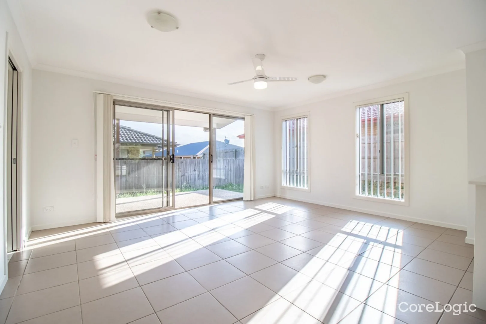 2/1 Niccy Rd, Coomera QLD 4209 photo 3