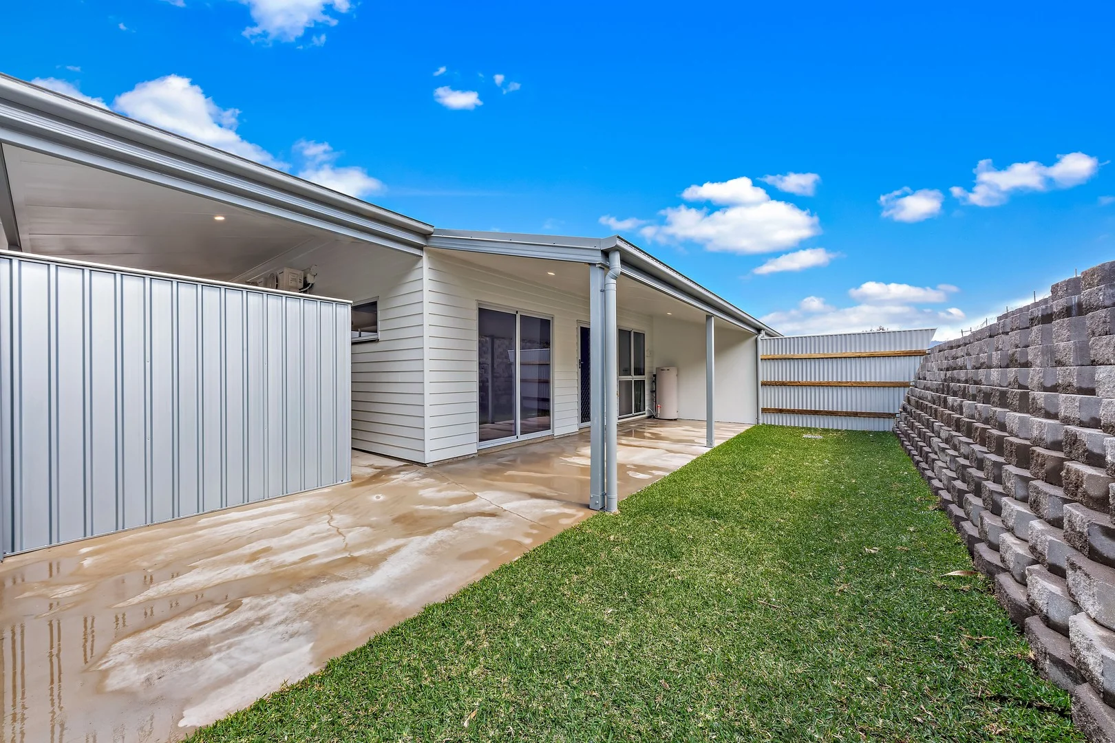 16/12 Pandanus Drive, Cannonvale QLD 4802 photo 2
