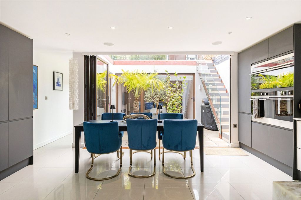 Additional image 6 of 4 bed detached house to rentOxford Walk, Cheltenham, Gloucestershire GL52