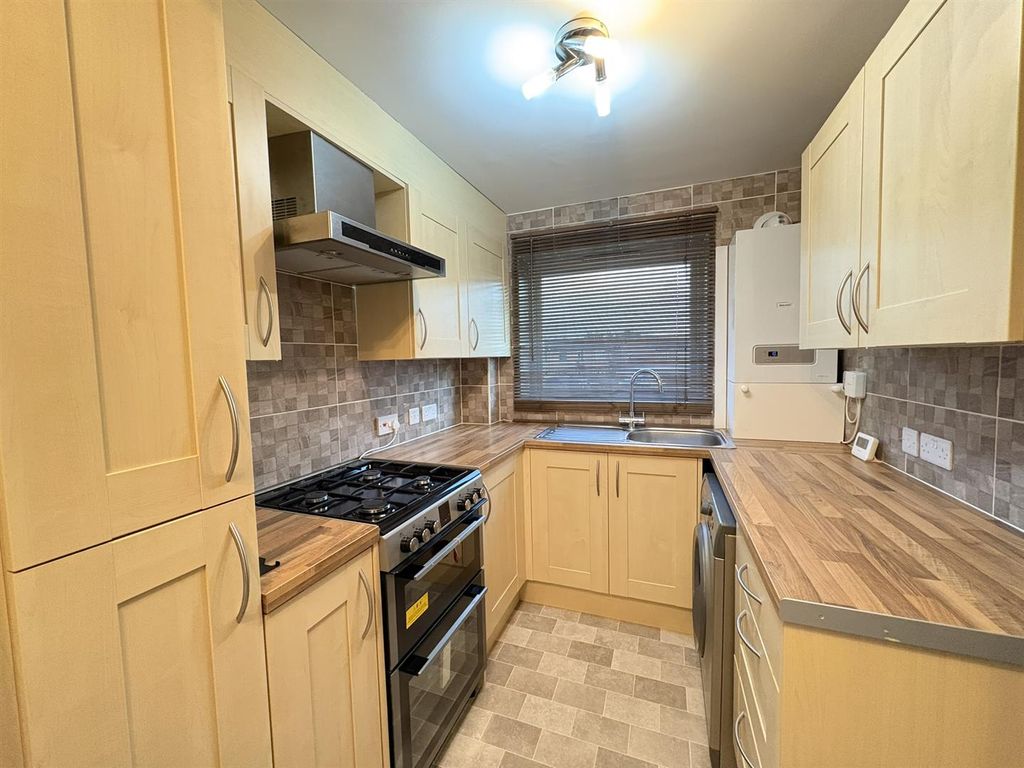 Additional image 3 of 2 bed flat to rentForest Way, Winford, Sandown PO36