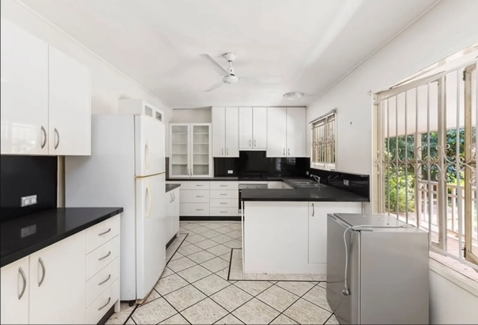 22A Advanx St, Kenmore Hills QLD 4069 photo 2