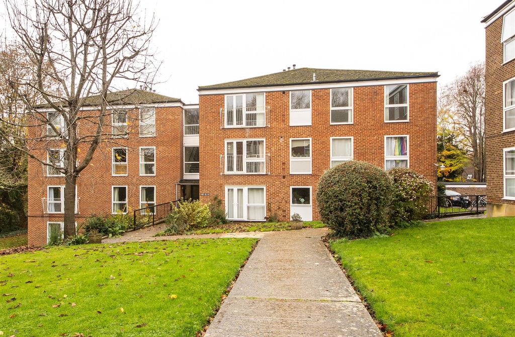 2 bed flat to rentCheney Lane, Headington, Oxford OX3