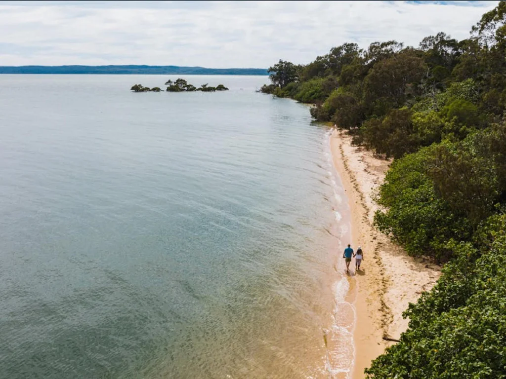 210 Victoria Parade N, Coochiemudlo Island QLD 4184
