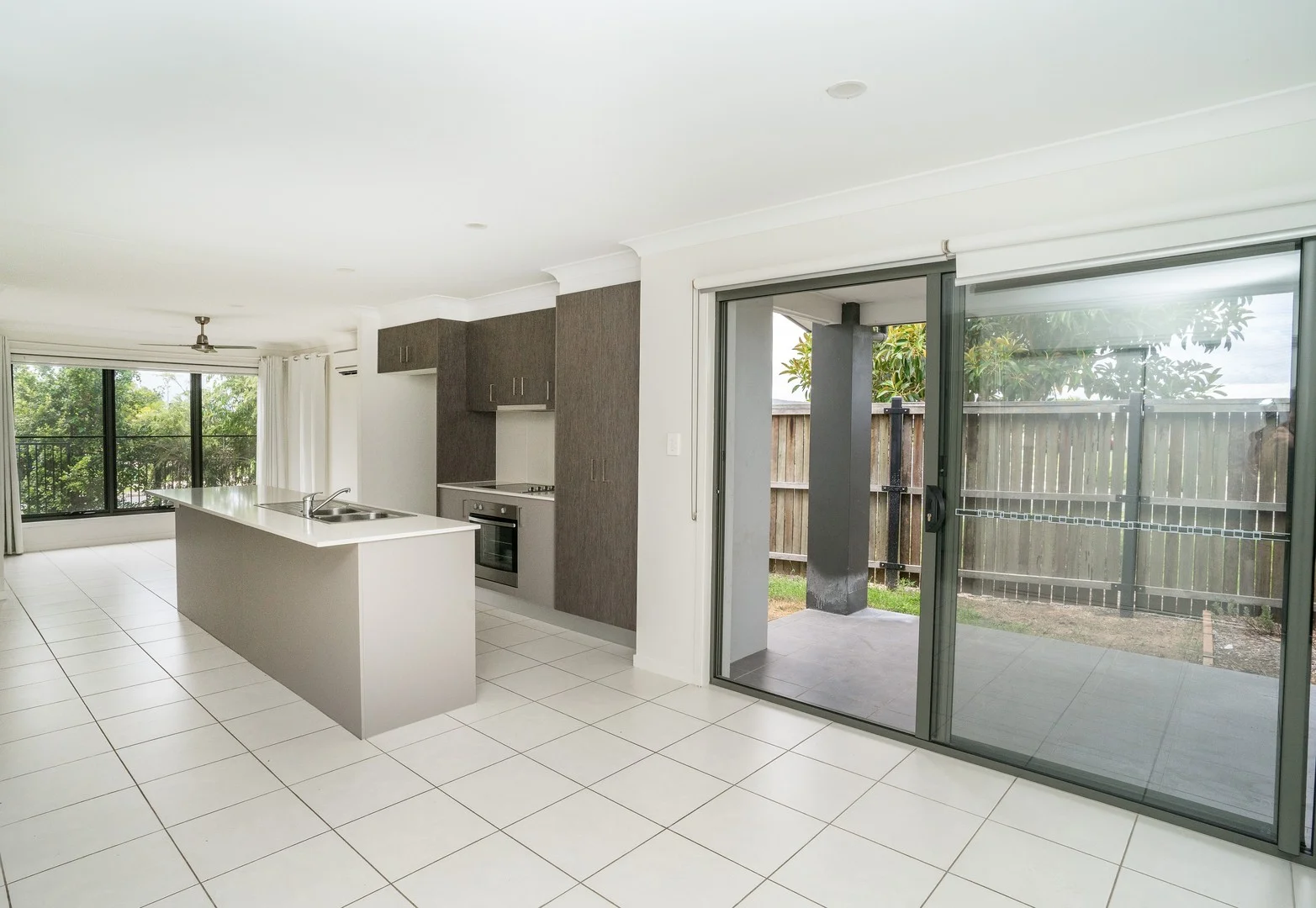 1/179 Darlington Drive, Yarrabilba QLD 4207