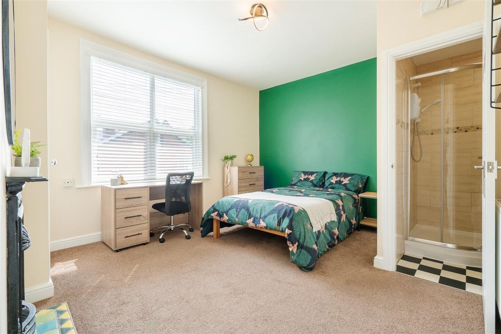 5 bed shared accommodation to rent82 Wayland Road, Sheffield S11