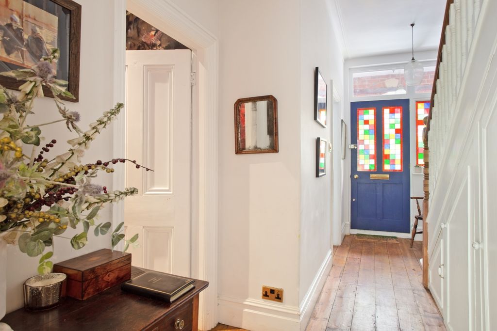 Additional image 14 of 4 bed semi-detached house to rentWarwick Park, Tunbridge Wells TN2