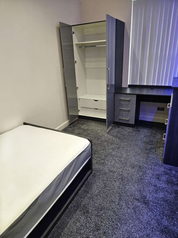 Room in a Shared Flat, Montpelier Terrace, LS6, N1 7GU photo 2