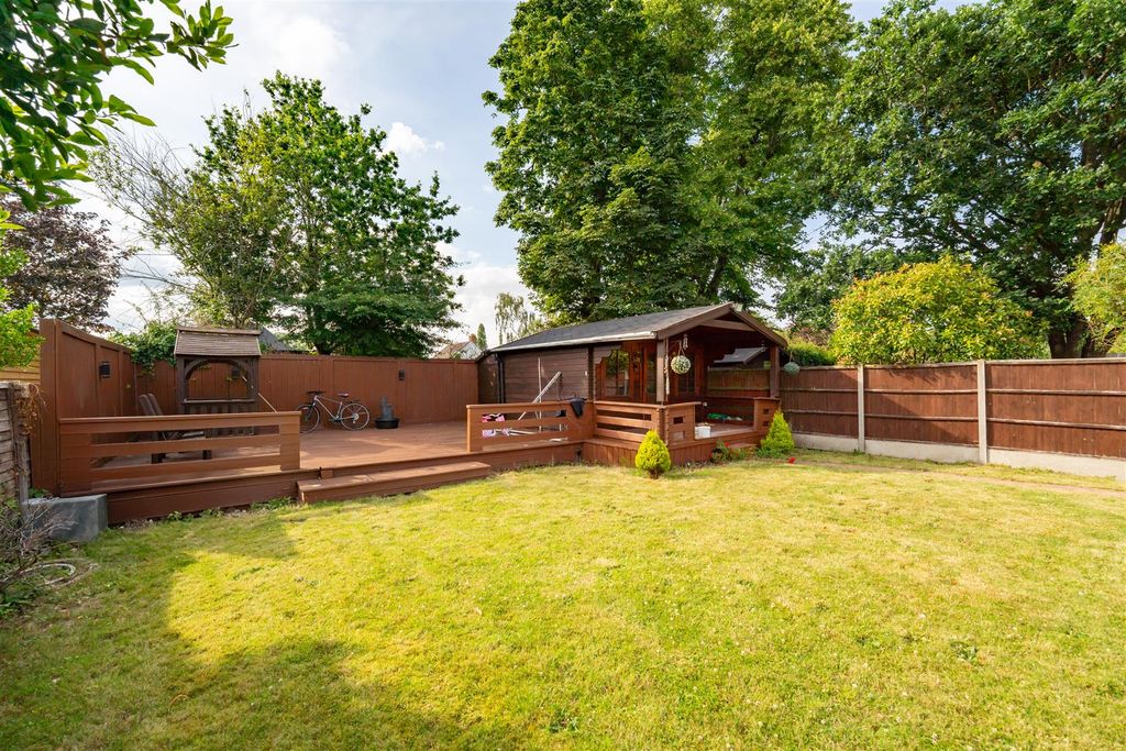Additional image 25 of 5 bed detached house to rentWellesley Avenue, Iver SL0