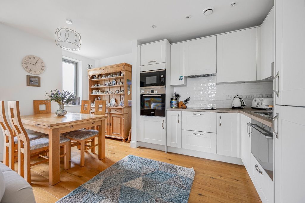 Additional image 2 of 2 bed flat to rentCirencester Road, Tetbury, Gloucestershire GL8