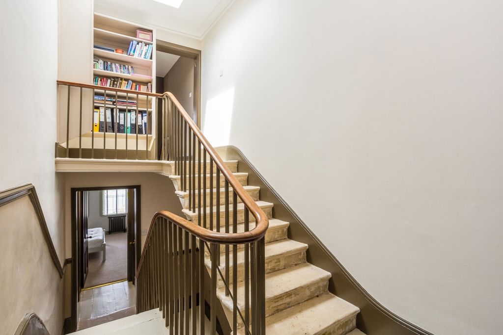 Additional image 2 of 5 bed town house to rentLansdown Parade, Cheltenham GL50