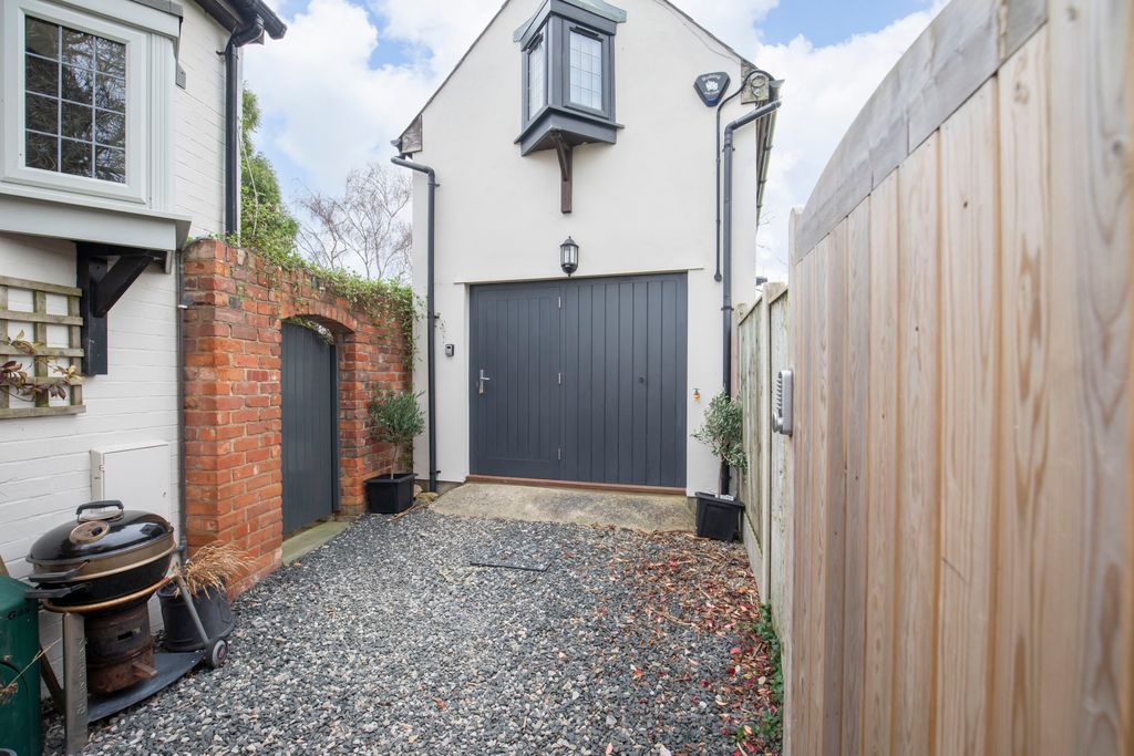 Additional image 7 of 1 bed detached house to rentMain Road, Shurdington, Cheltenham GL51