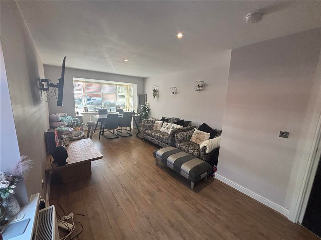 Additional image 3 of 2 bed flat to rentMulberry Drive, Lichfield WS13