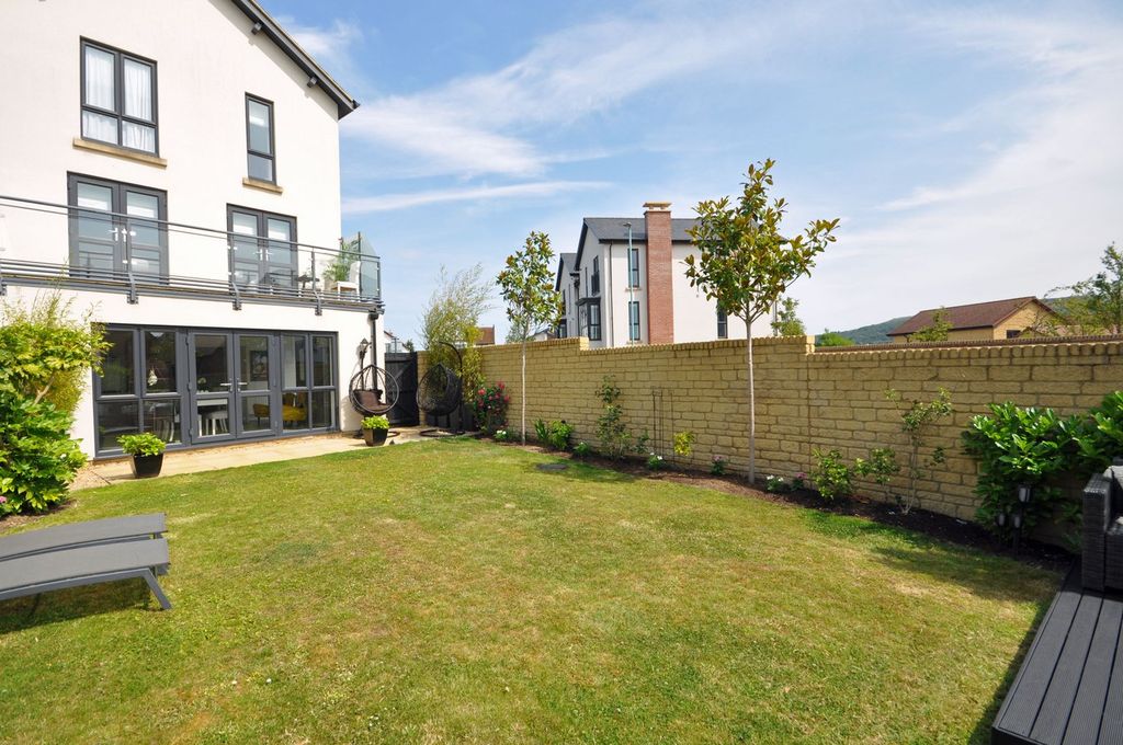 Additional image 10 of 4 bed semi-detached house to rentClover Drive, Cheltenham GL52