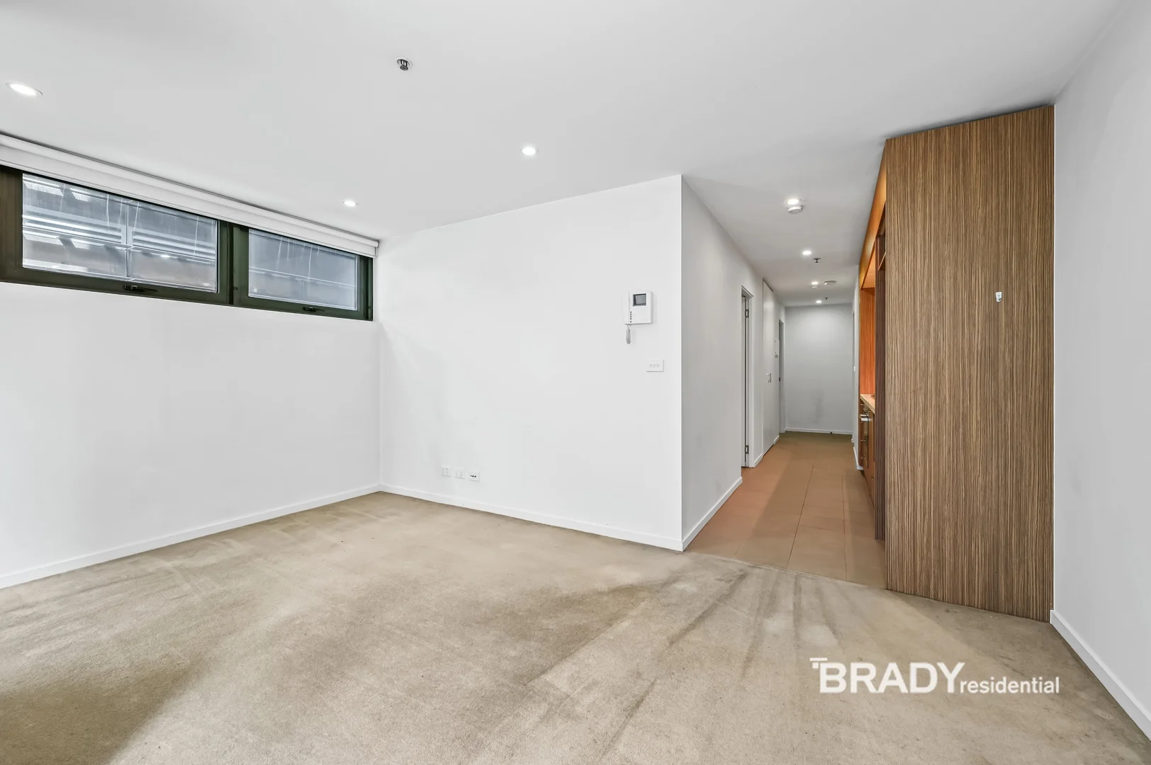 2503/5 Sutherland Street, Melbourne VIC 3000 photo 2