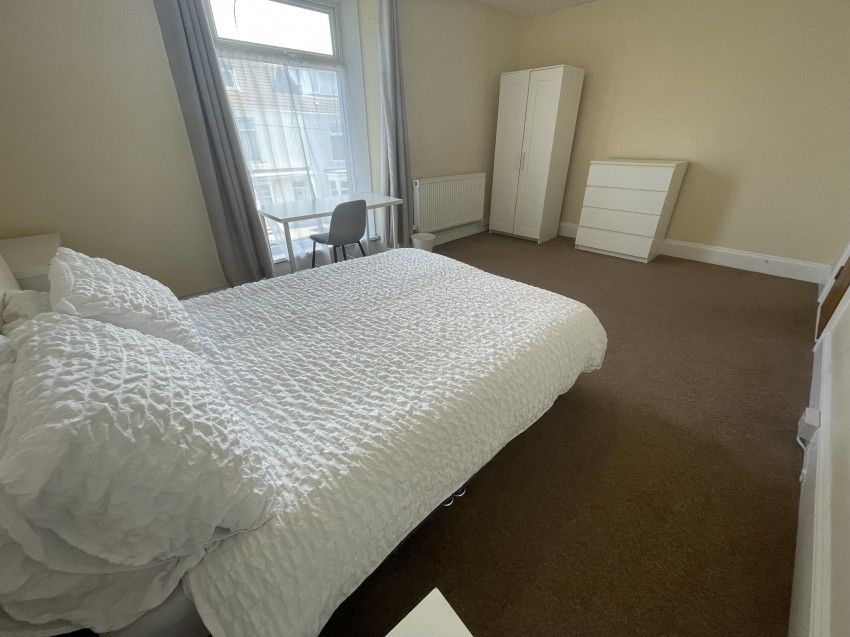 5 bed shared accommodation to rentRussell Street, Swansea SA1 photo 5