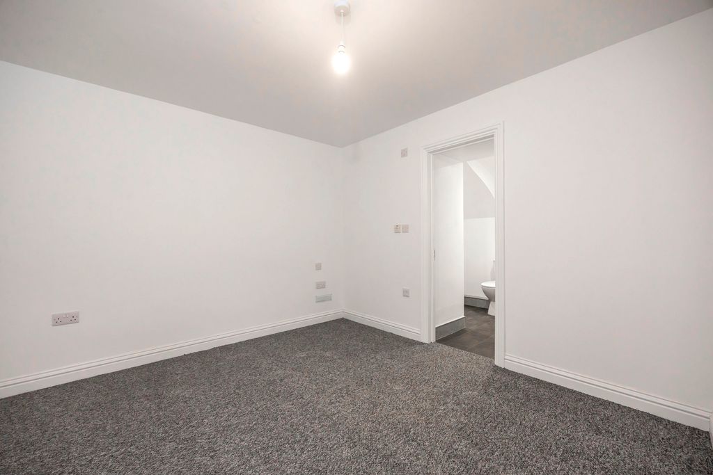Additional image 8 of 1 bed flat to rentBerkeley Street, Cheltenham GL52