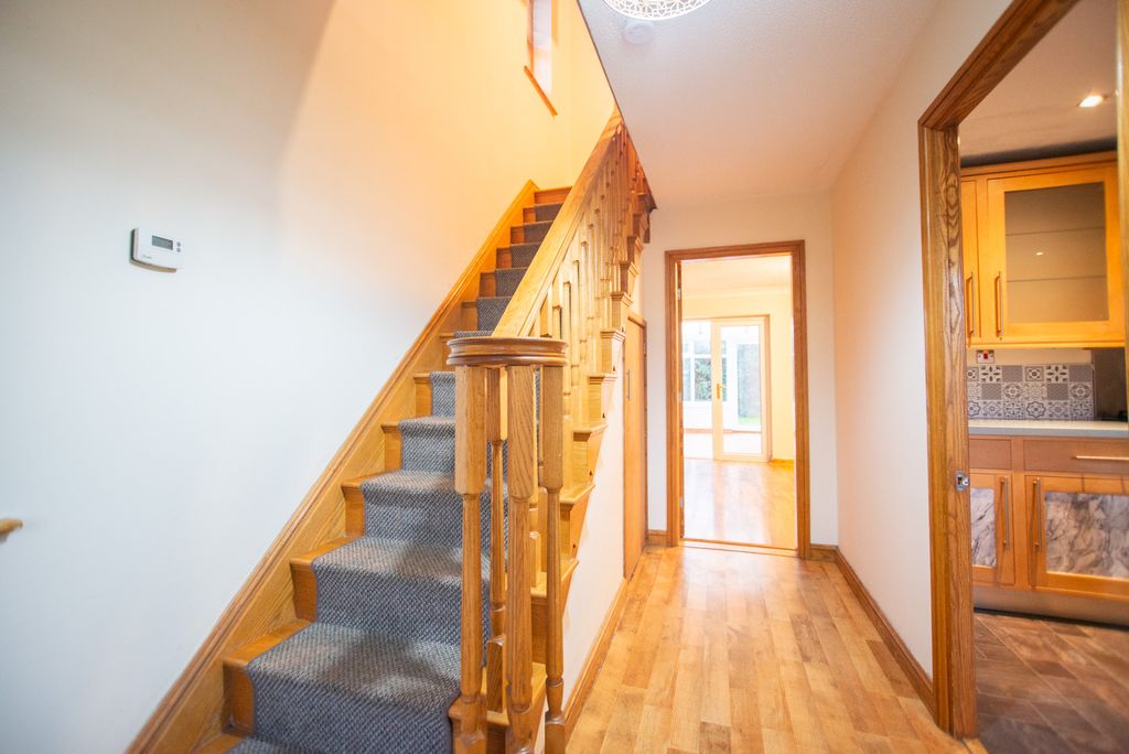 Additional image 2 of 4 bed semi-detached house to rentThe Haven, Kingston Upon Hull HU9