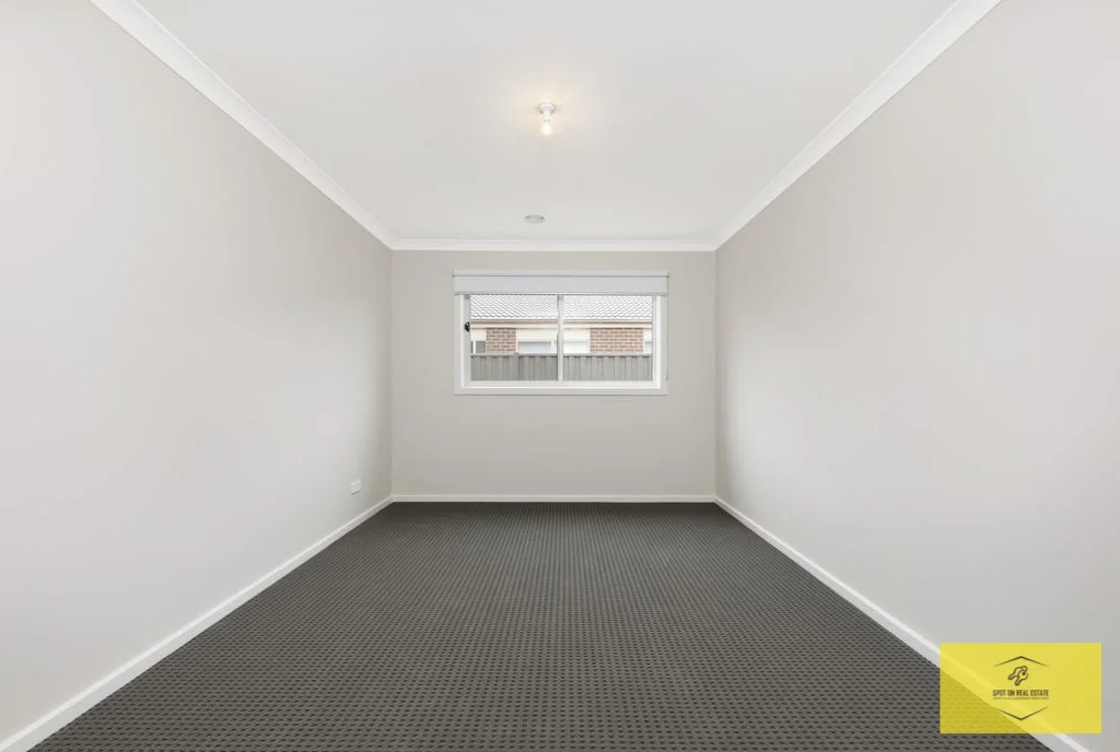 17 Wispering Circuit, Kilmore VIC 3764 photo 5