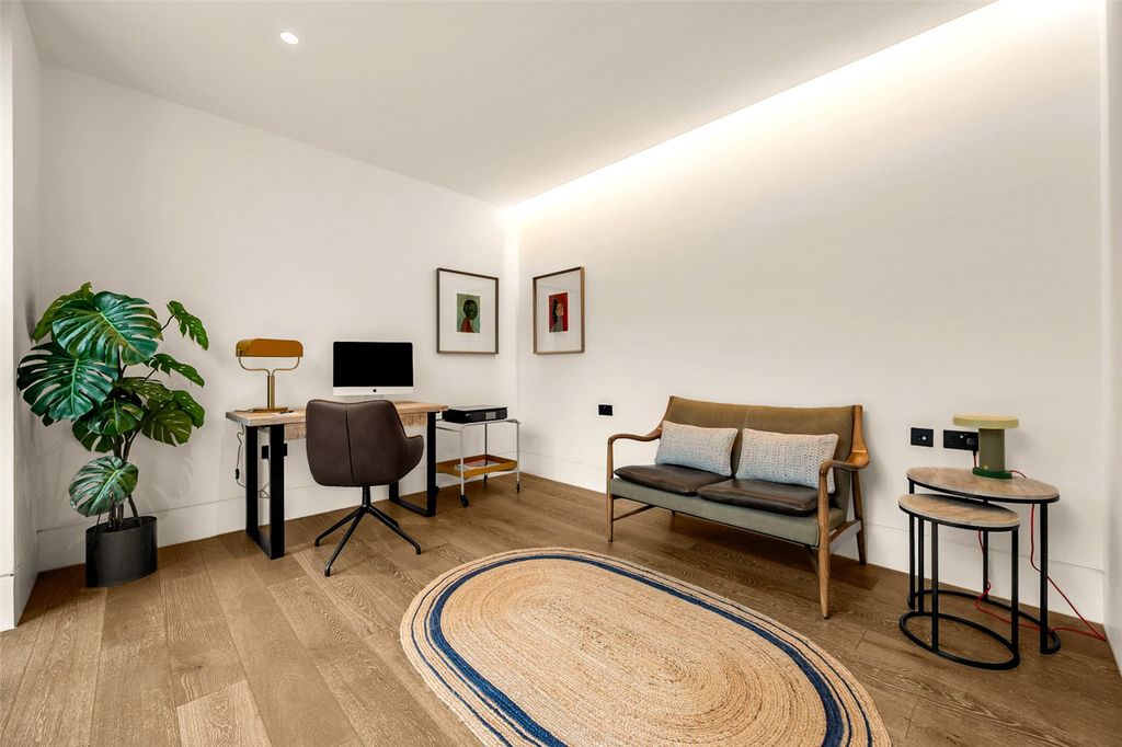Additional image 21 of 3 bed flat to rentNorth Road, Hale, Cheshire WA15