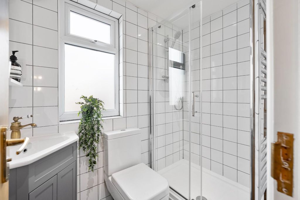 Additional image 10 of 8 bed property to rentLodge Causeway, Bristol BS16