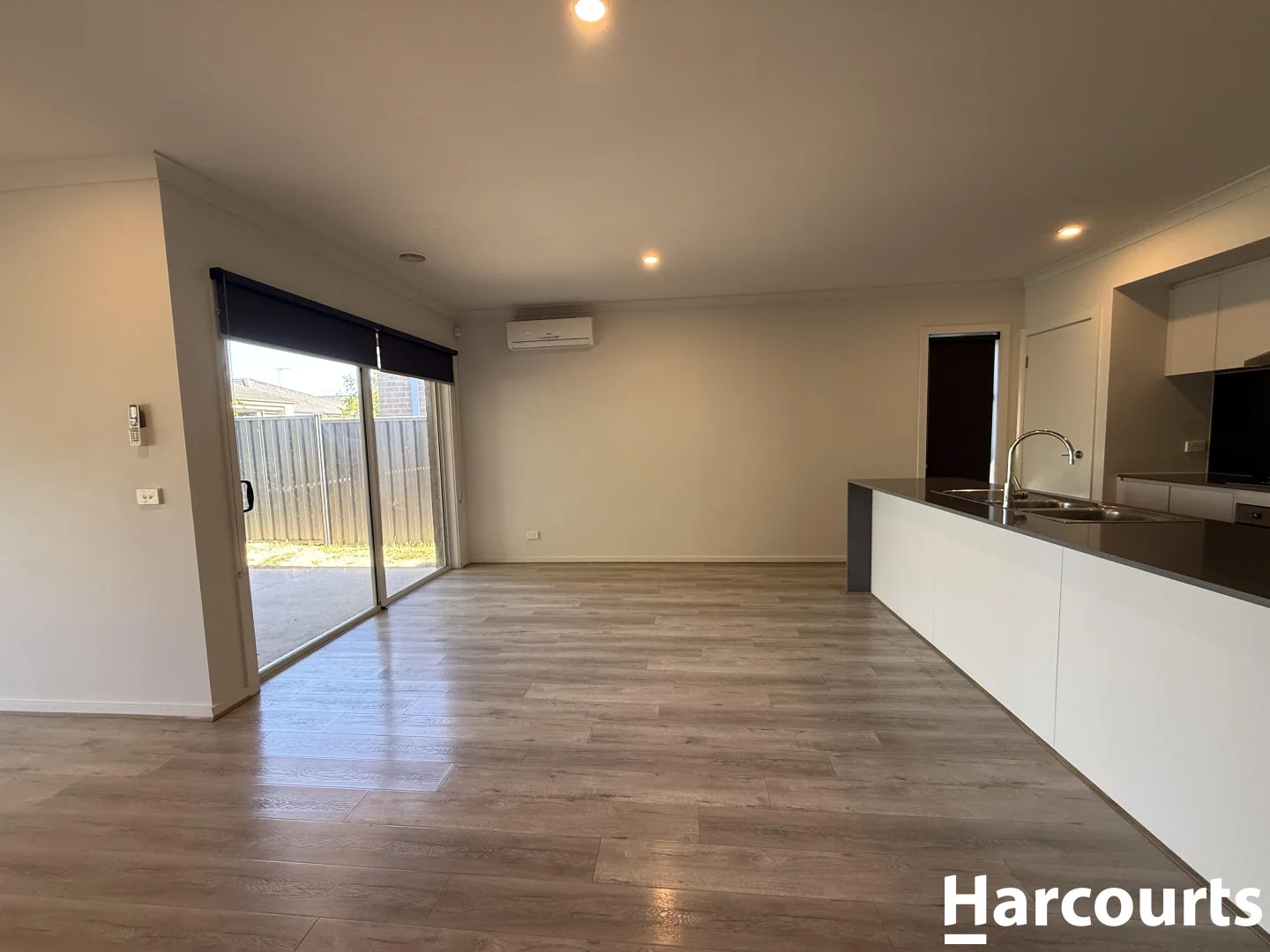 14 Tayrona Road, Tarneit VIC 3029 photo 2