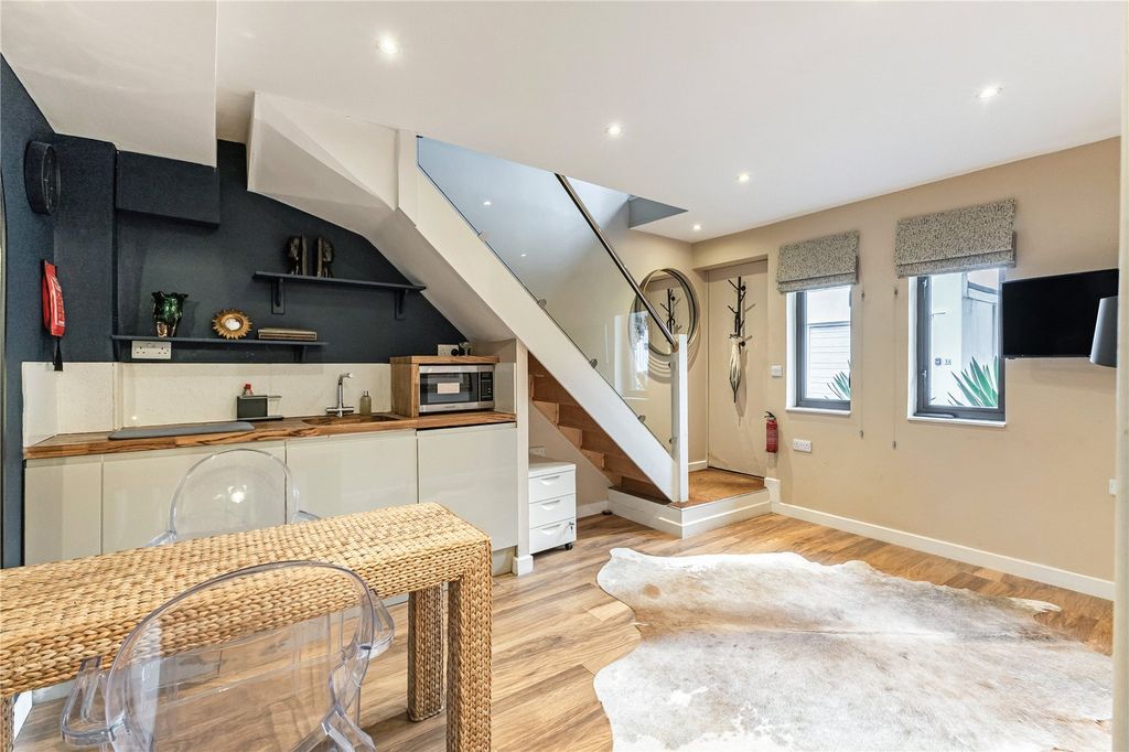 Additional image 26 of 4 bed detached house to rentOxford Walk, Cheltenham, Gloucestershire GL52