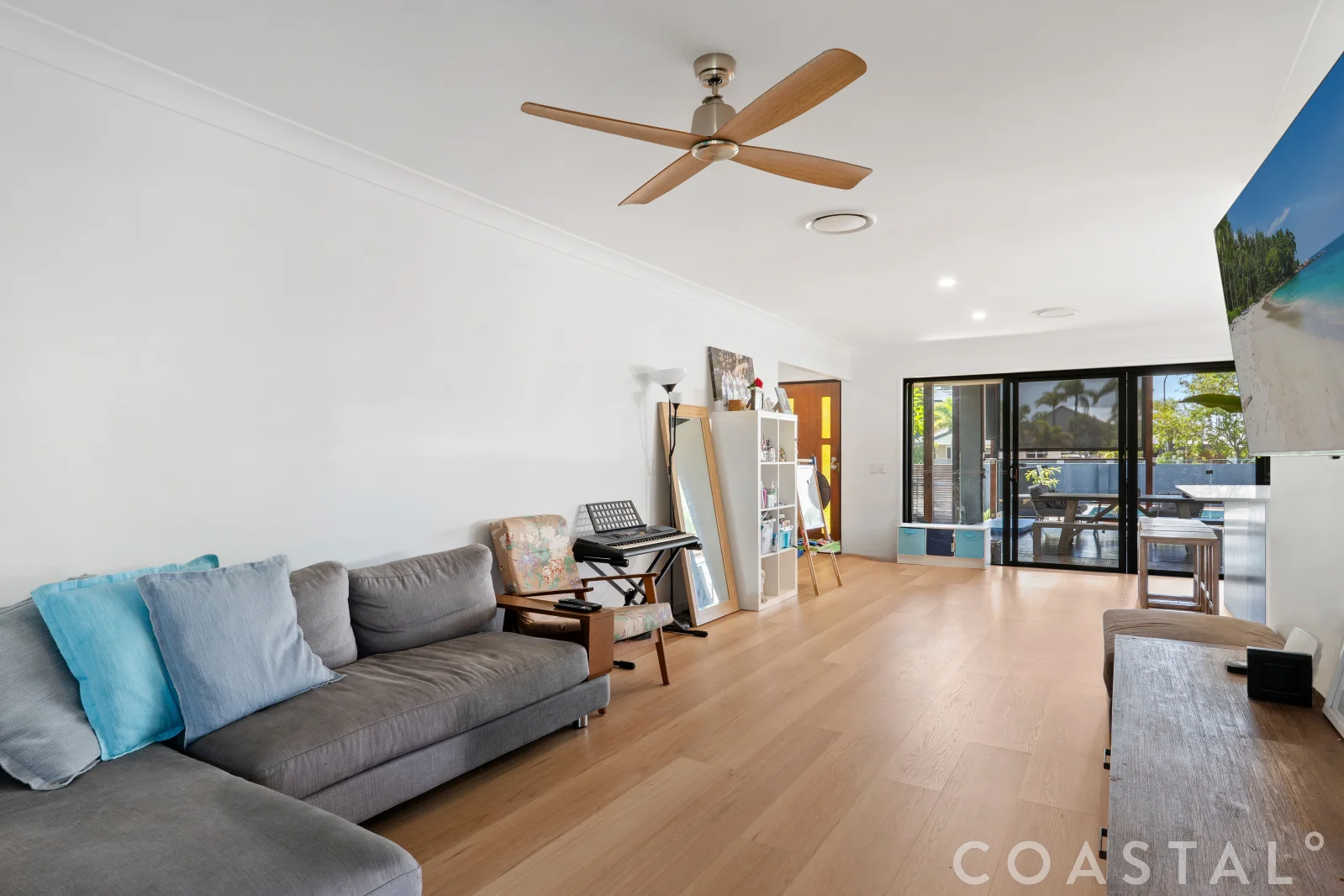 45 Arcadia Drive, Mermaid Waters QLD 4218 photo 5